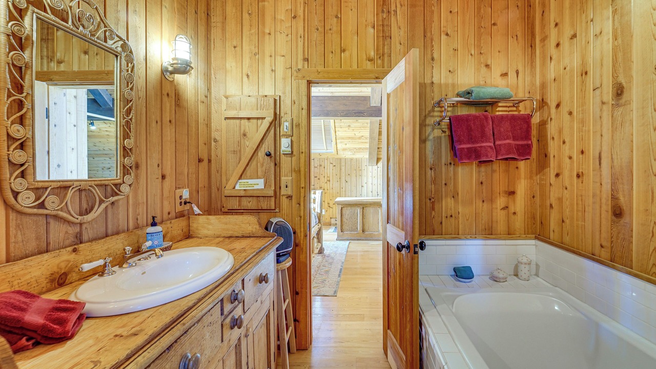 Photo of Bathroom in Columbine Lake