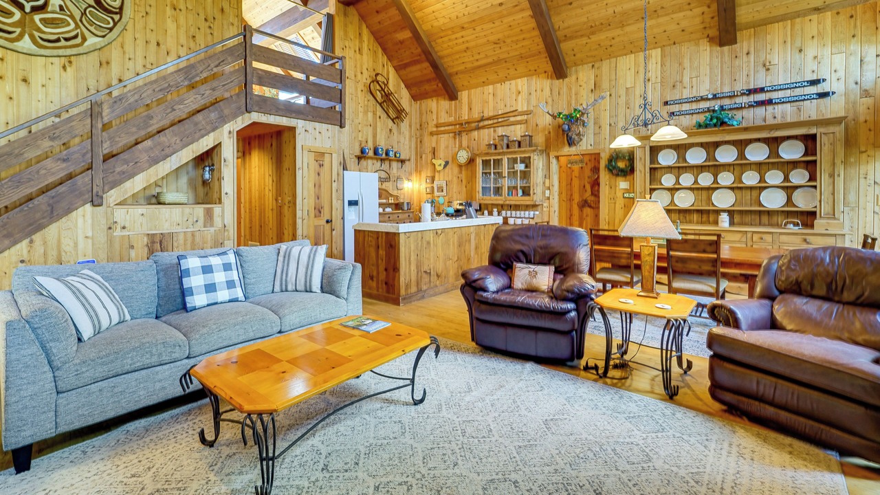 Photo of Livingroom in Columbine Lake