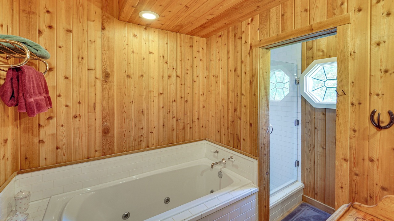 Photo of Bathroom in Columbine Lake