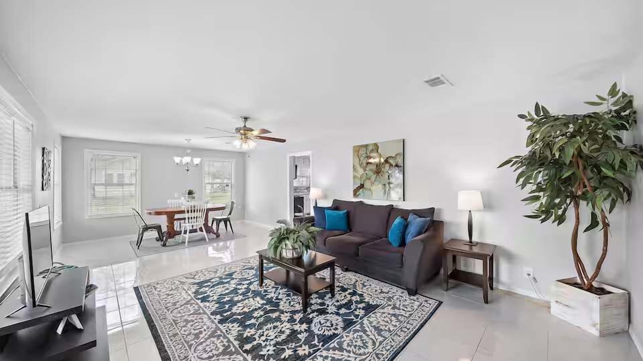 Photo of Livingroom in Baytown