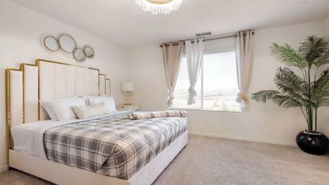 Photo of Bedroom in Raisin