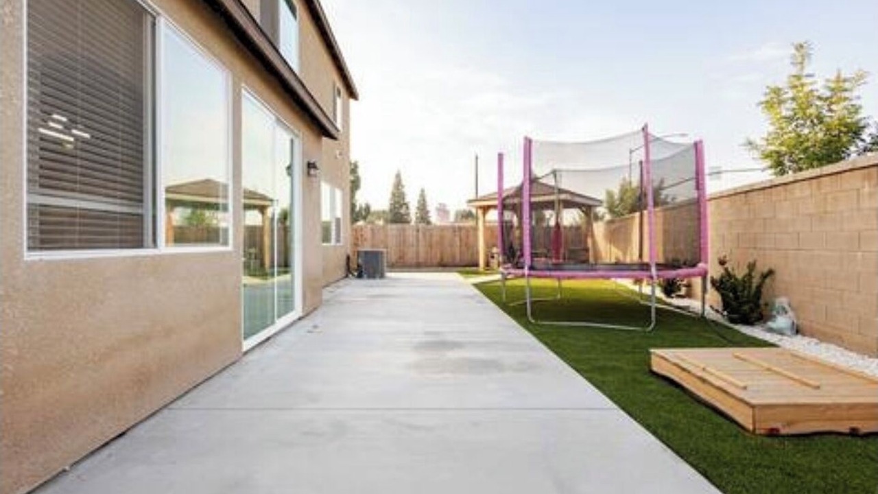 Photo of Patio Balcony in Raisin