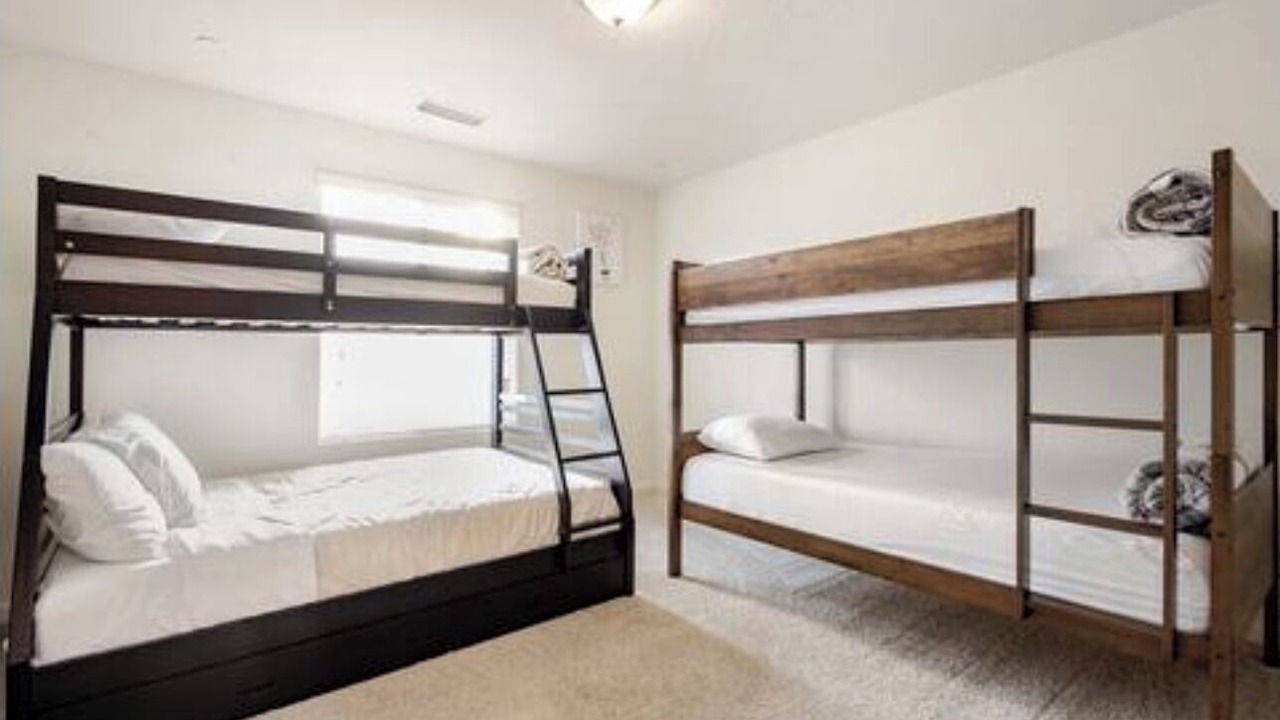Photo of Bedroom in Raisin