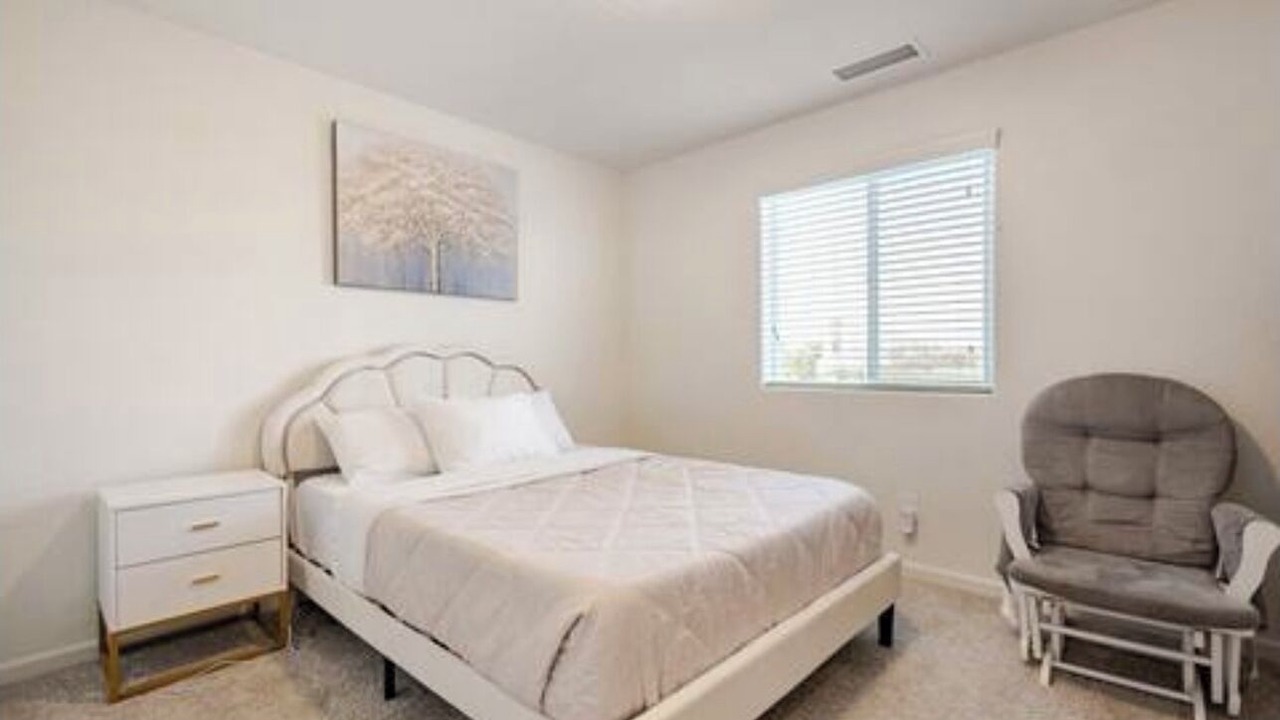 Photo of Bedroom in Raisin