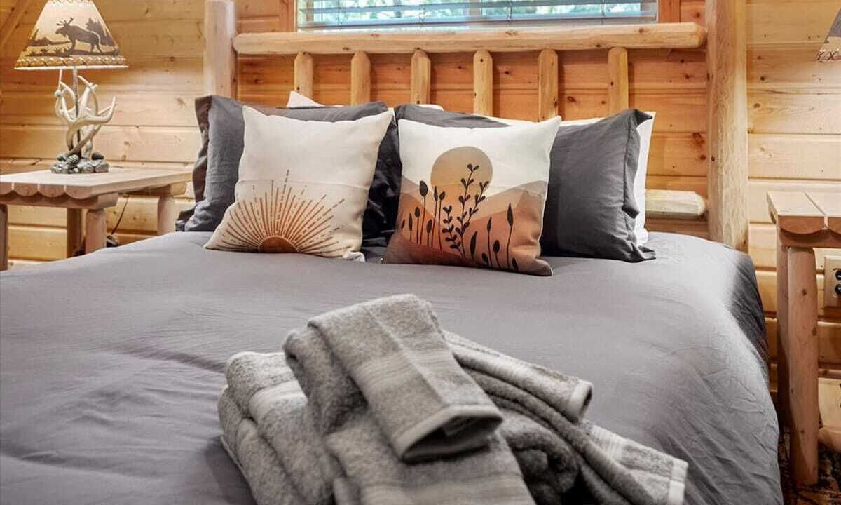Photo of Bedroom in Paradise Estates