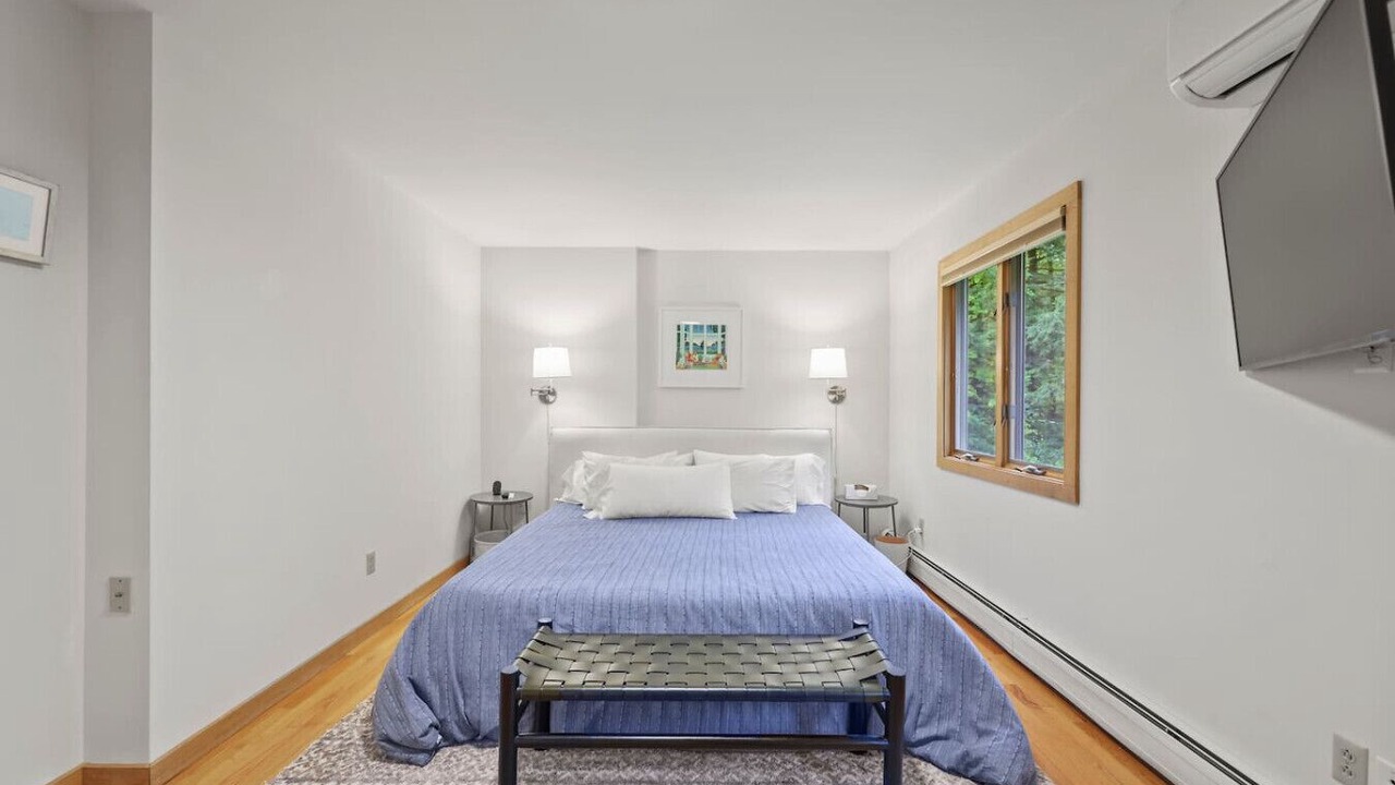 Photo of Bedroom in Tyringham