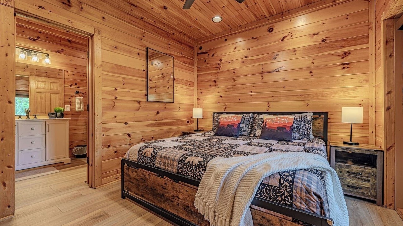 Photo of Bedroom in Gatlinburg