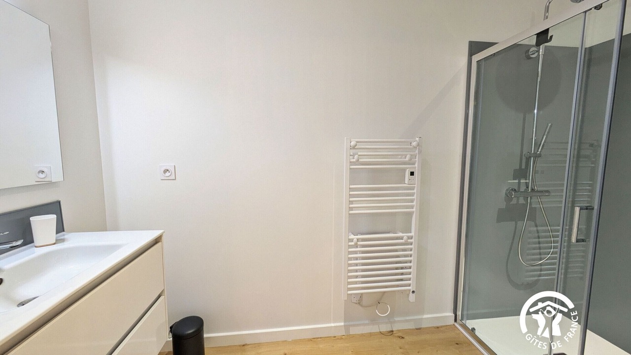 Photo of Bathroom in Saint-Denis-d'Anjou