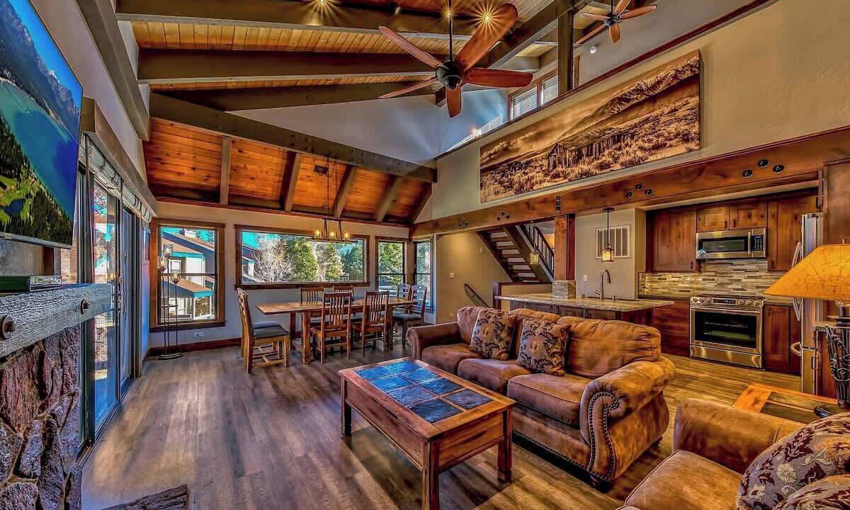 Photo of Livingroom in South Lake Tahoe