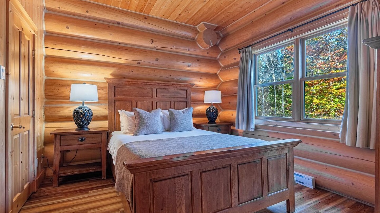 Photo of Bedroom in Fiddler Lake Resort