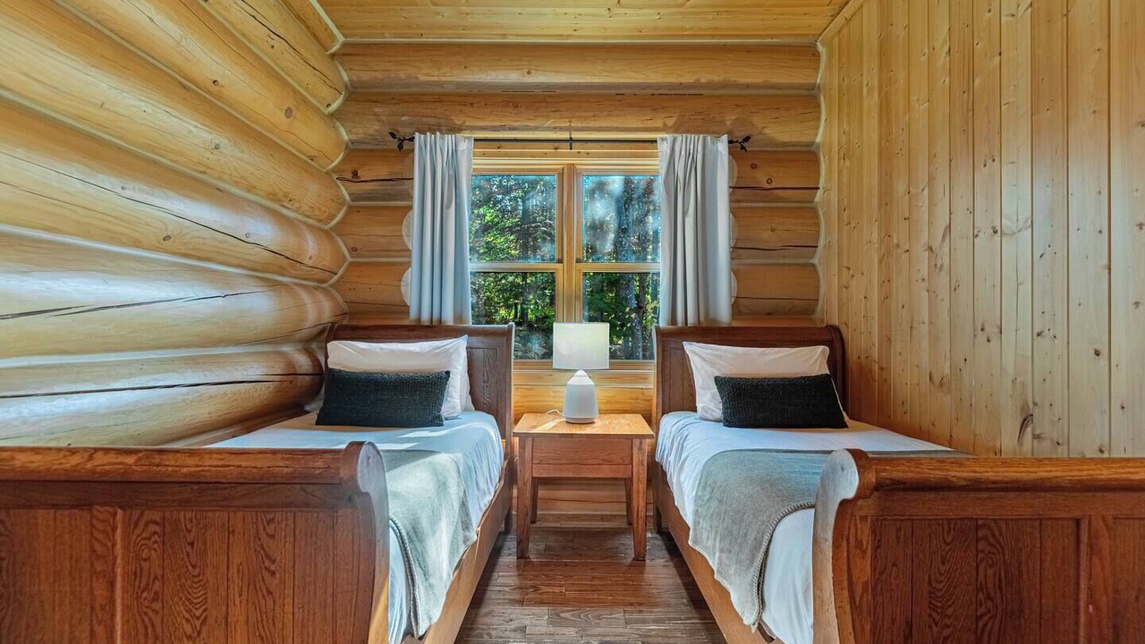 Photo of Bedroom in Fiddler Lake Resort