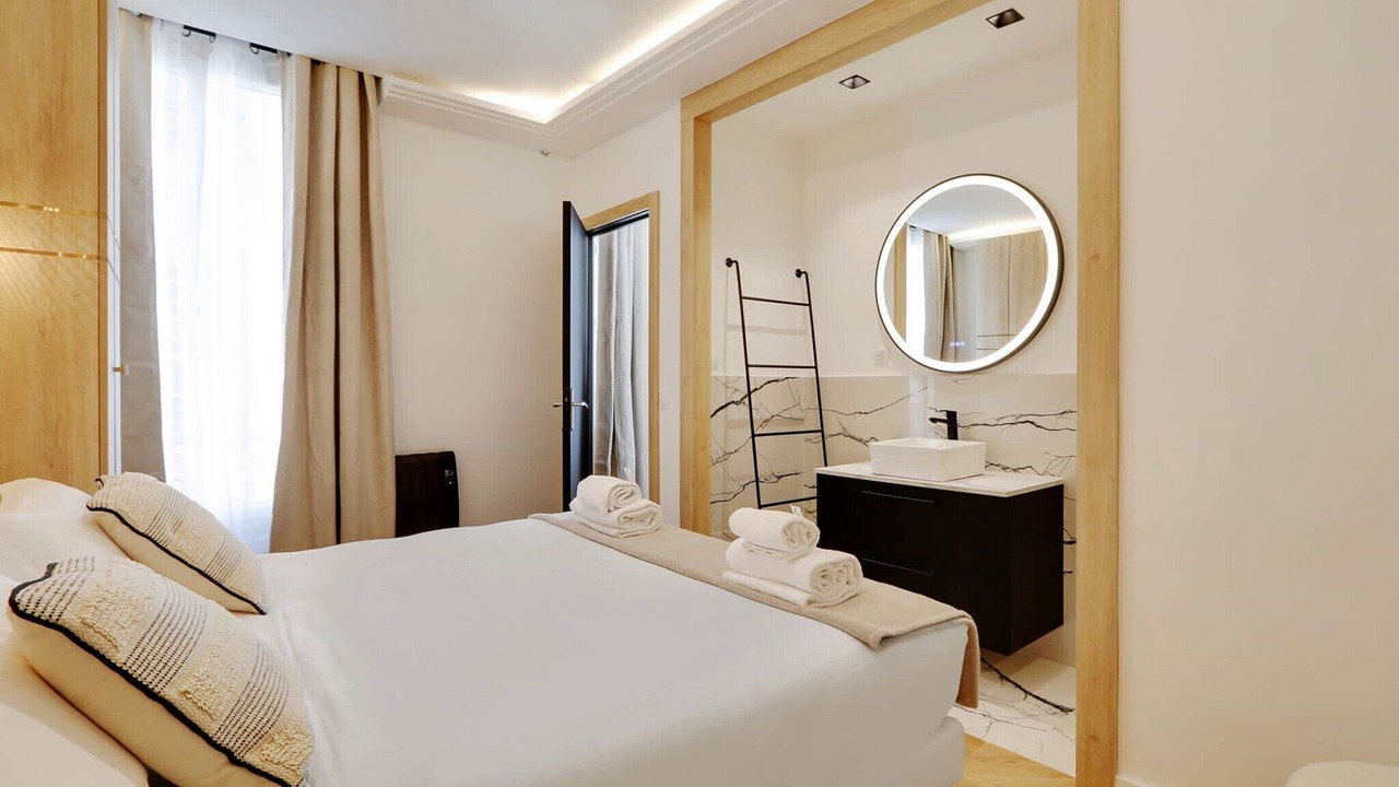 Photo of Bedroom in Porte-Saint-Martin