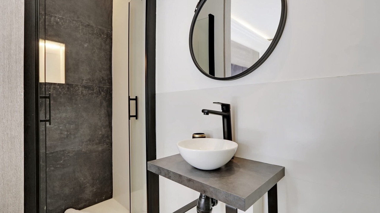 Photo of Bathroom in Porte-Saint-Martin