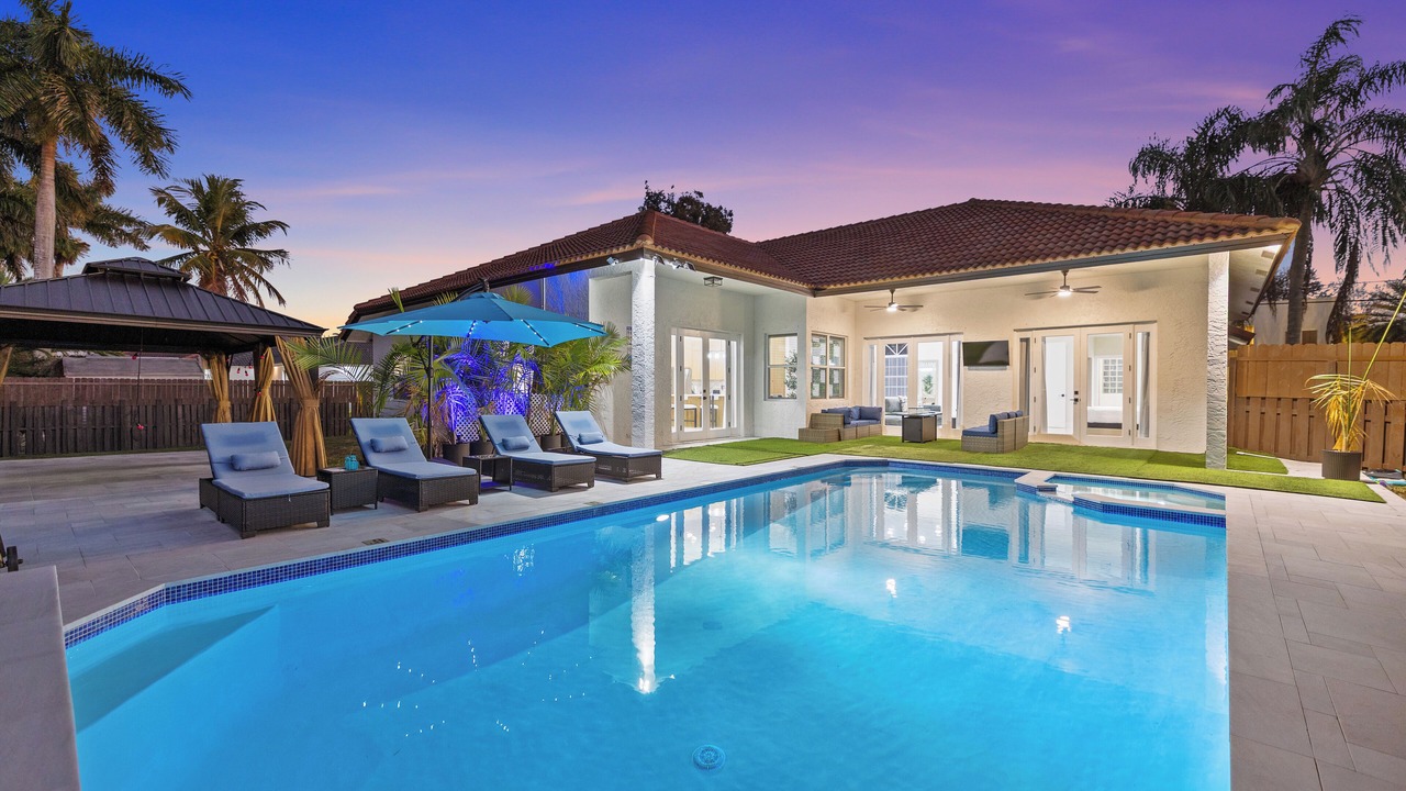 Photo of Outdoor in Sunrise