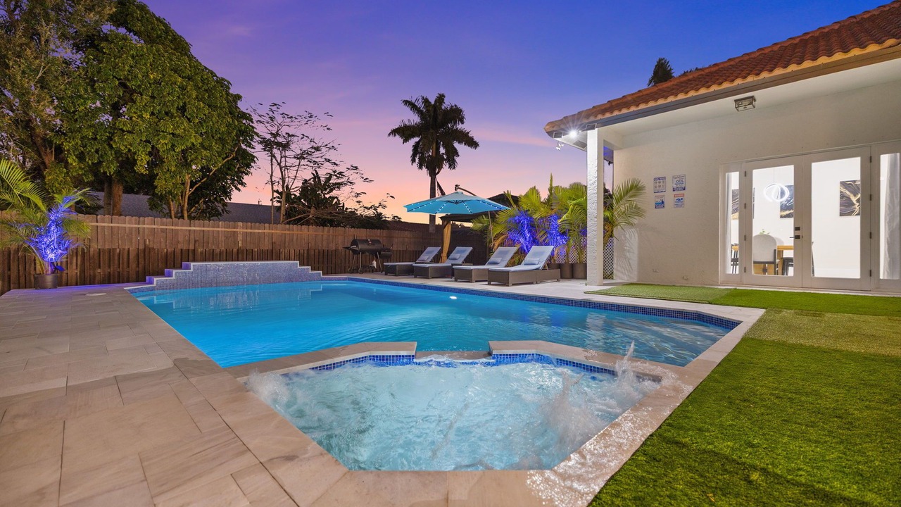 Photo of Outdoor in Sunrise