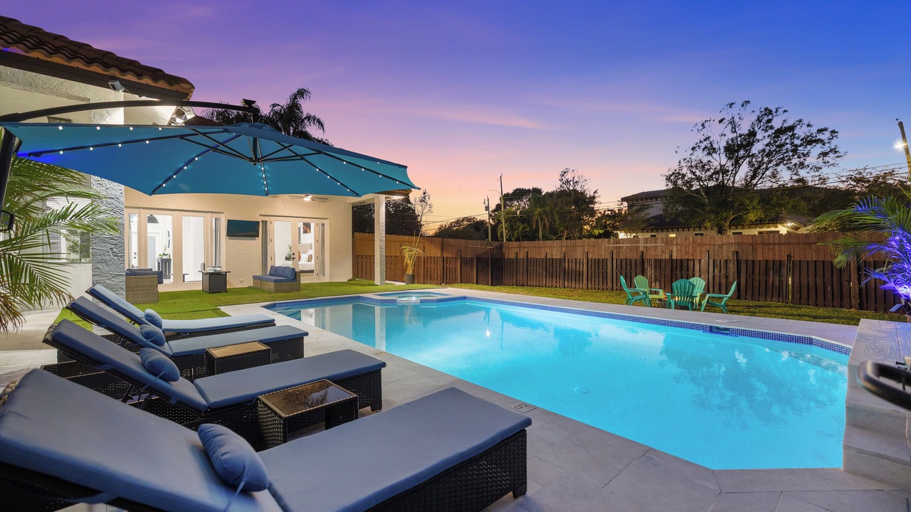 Photo of Outdoor in Sunrise
