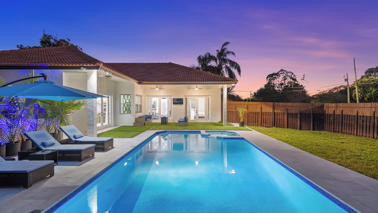 Photo of Outdoor in Sunrise