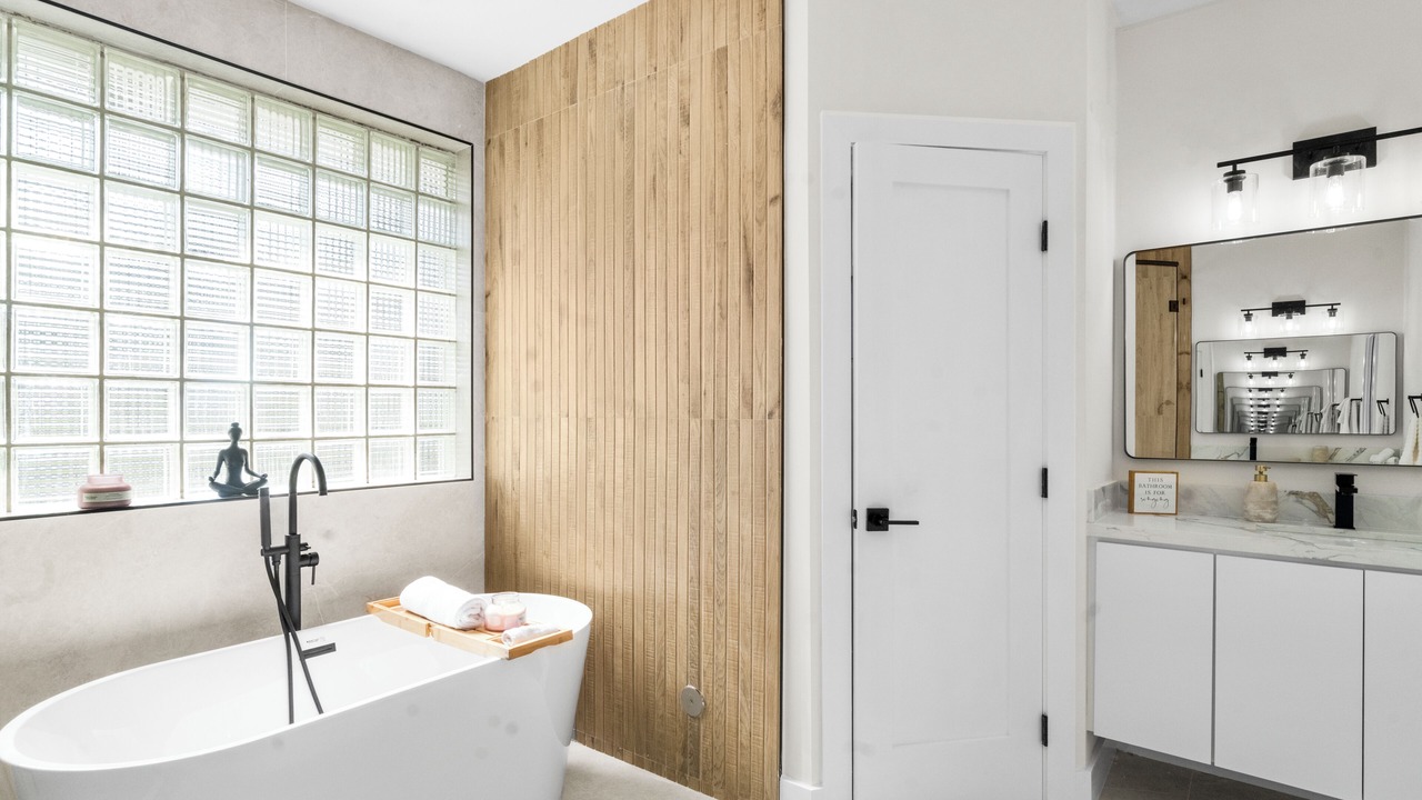 Photo of Bathroom in Sunrise