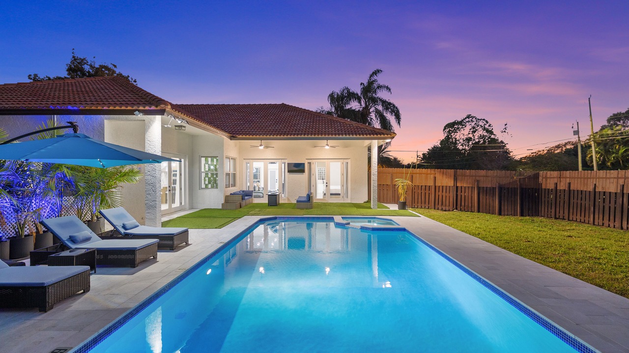 Photo of Outdoor in Sunrise