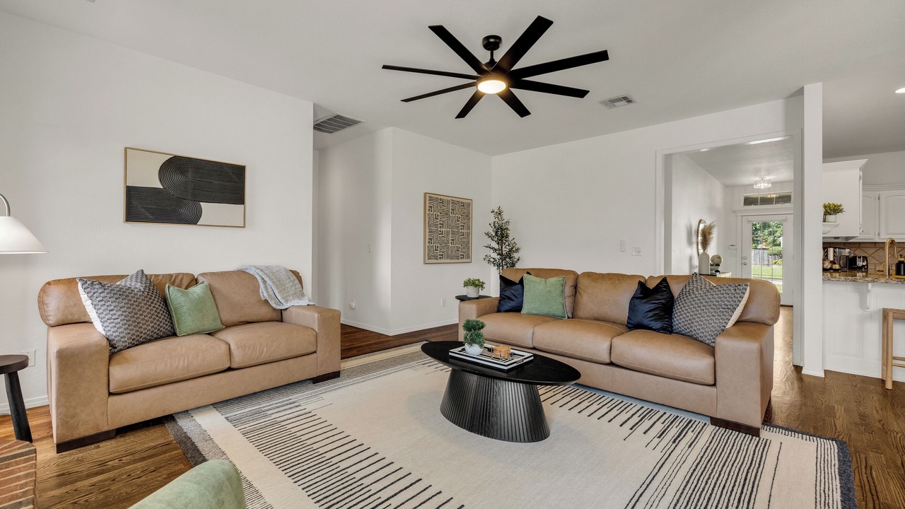 Photo of Livingroom in Jenks