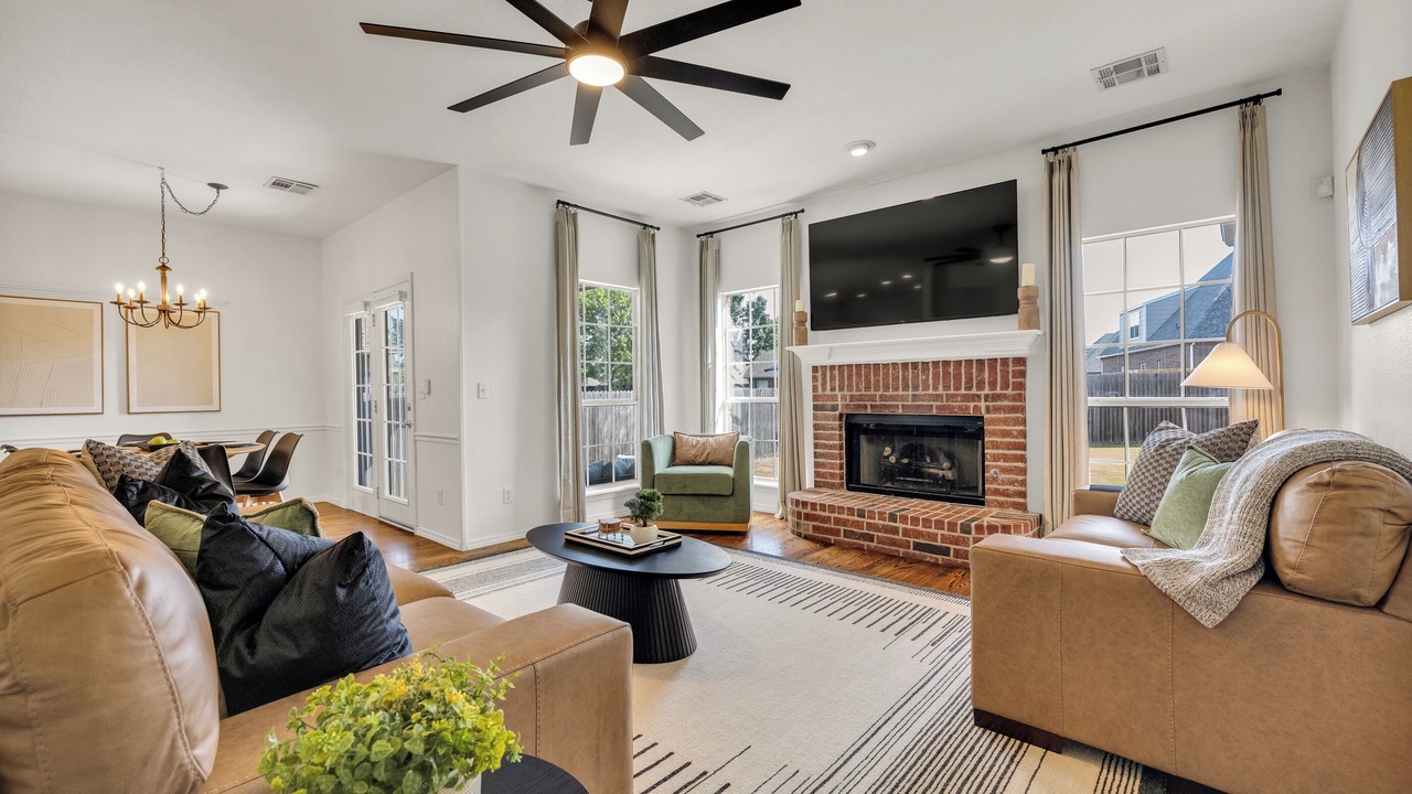 Photo of Livingroom in Jenks