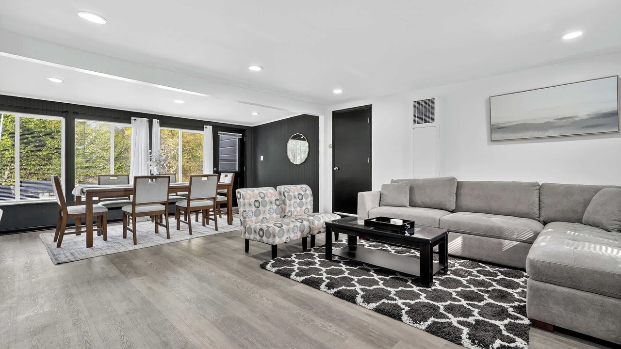 Photo of Livingroom in Waukegan