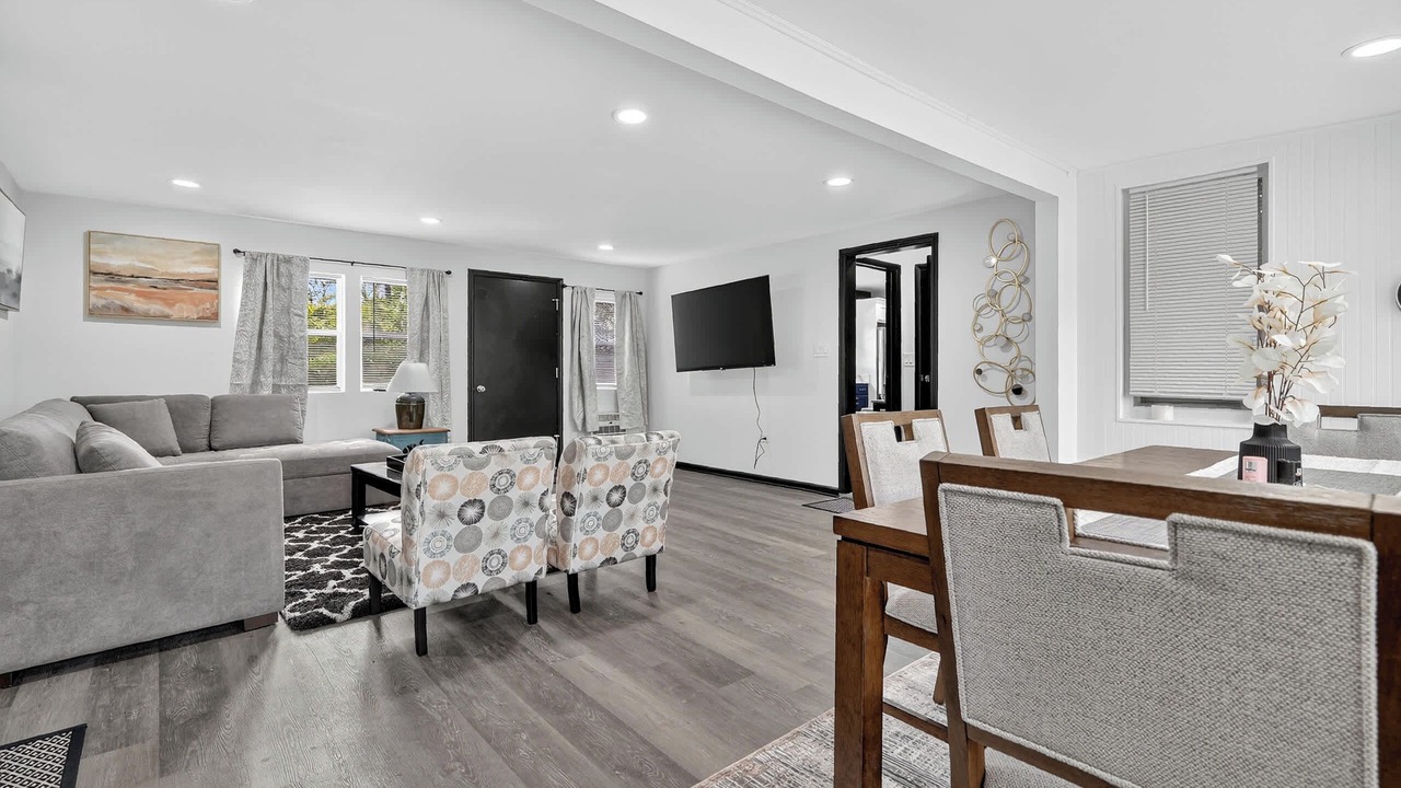 Photo of Livingroom in Waukegan