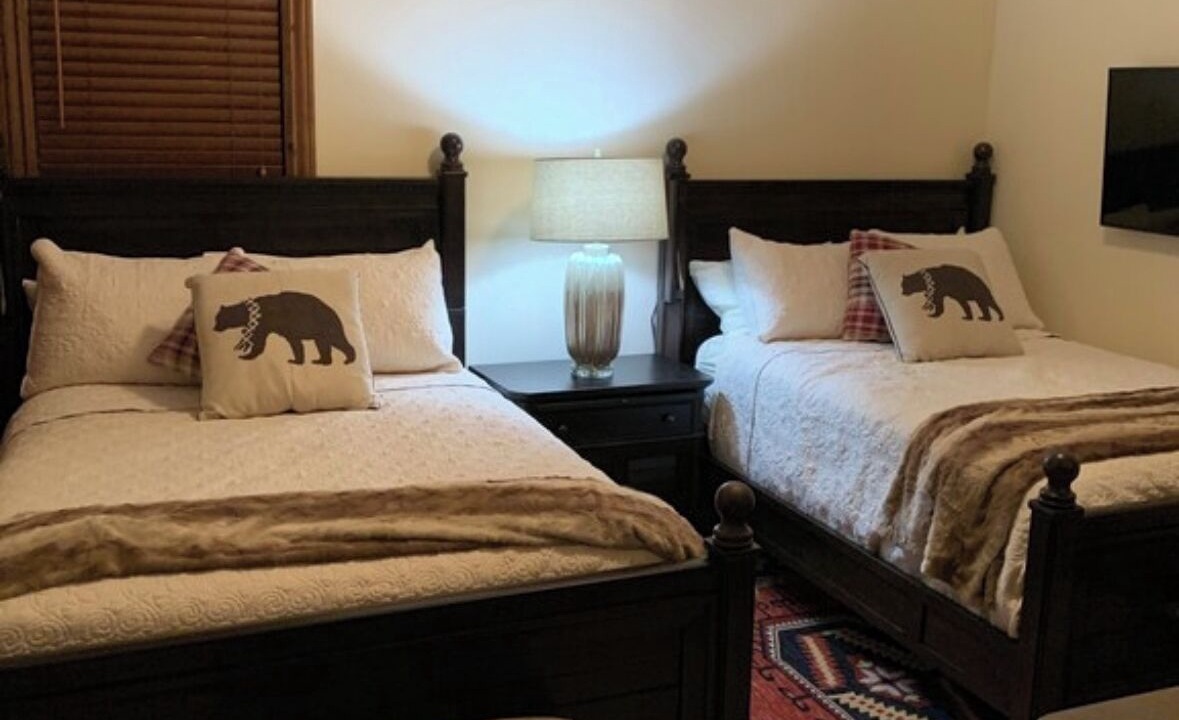 Photo of Bedroom in Aspen Glen