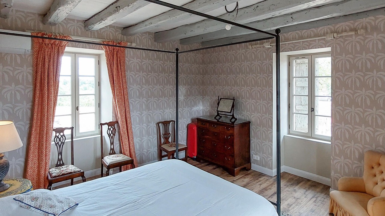 Photo of Others in Montgesty