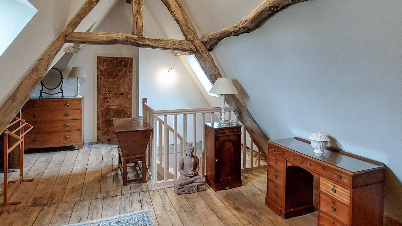 Photo of Others in Montgesty