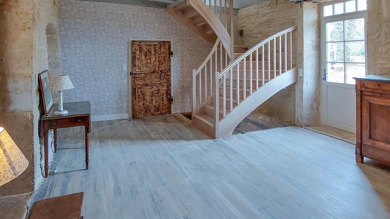 Photo of Others in Montgesty