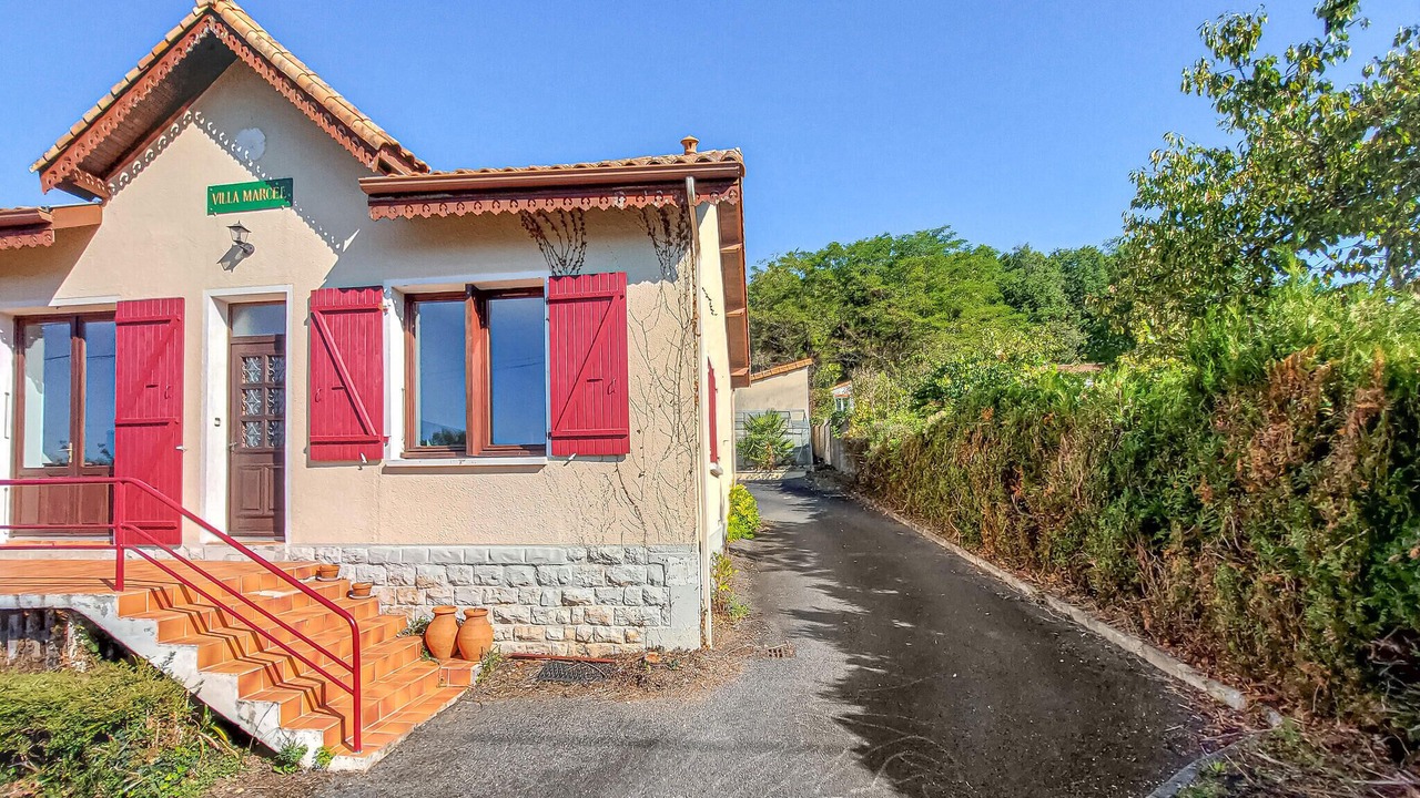 Photo of Others in Nanteuil-en-Vallee