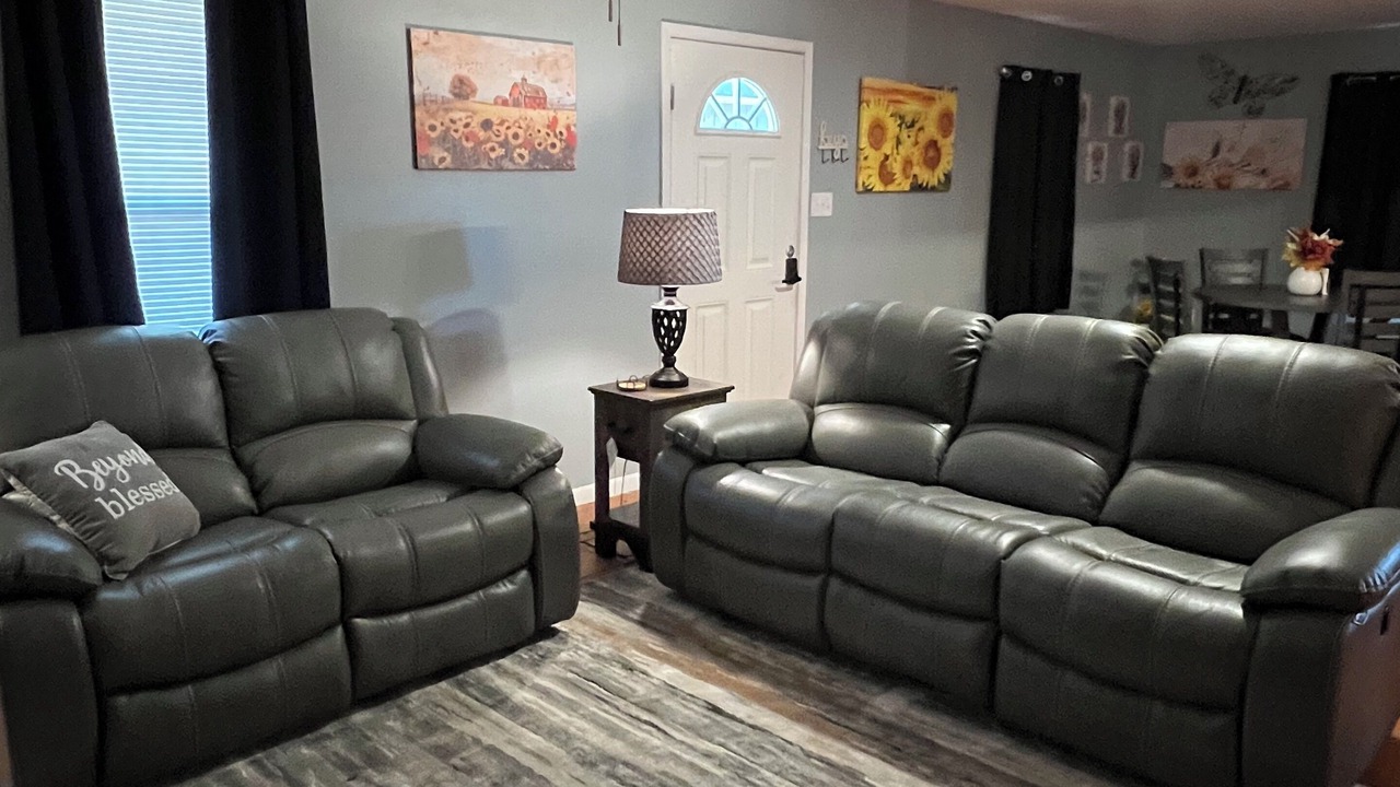 Photo of Livingroom in Lee County