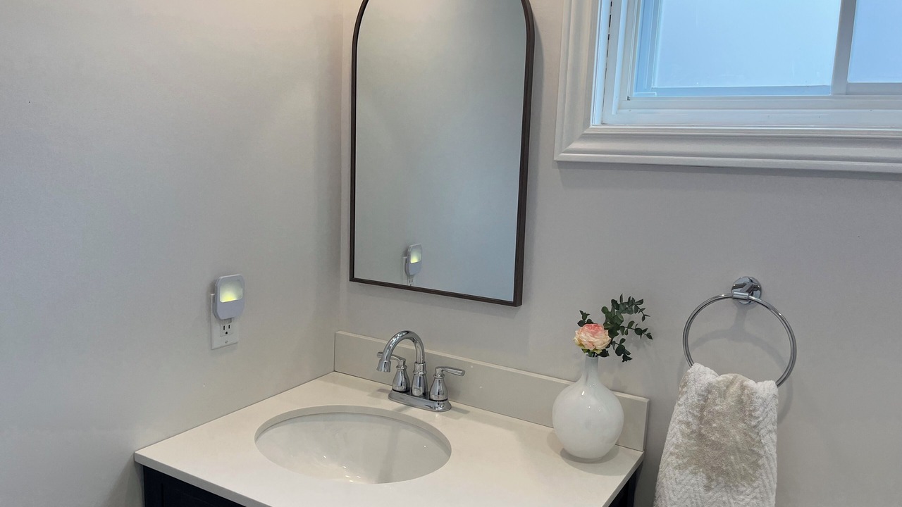 Photo of Bathroom in Georgina