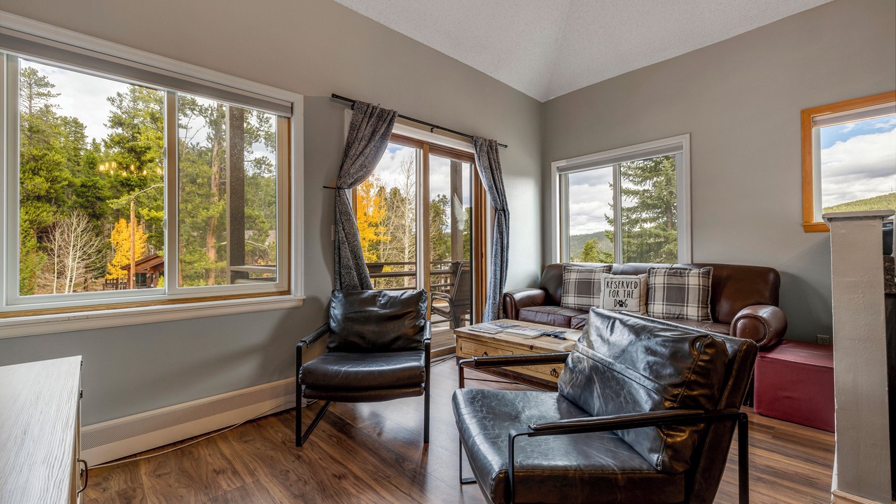 Photo of Livingroom in Four O'Clock