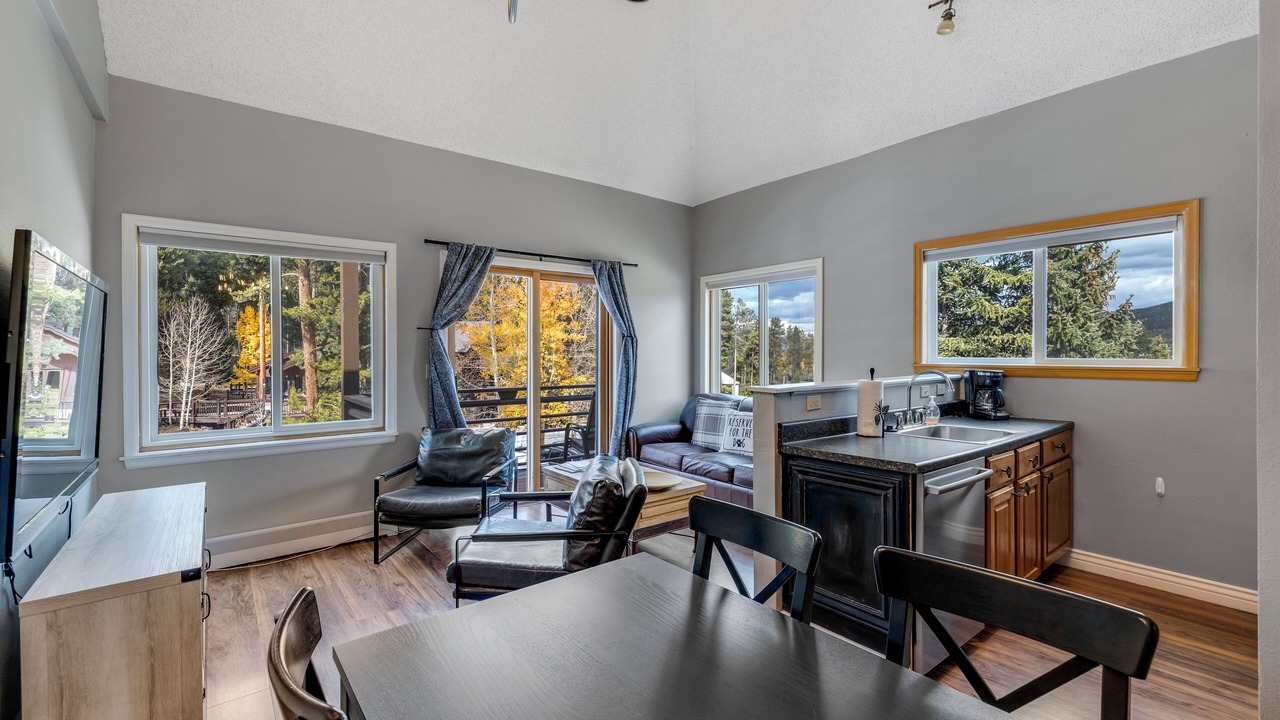 Photo of Livingroom in Four O'Clock