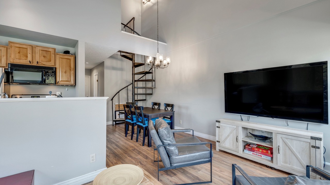 Photo of Livingroom in Four O'Clock