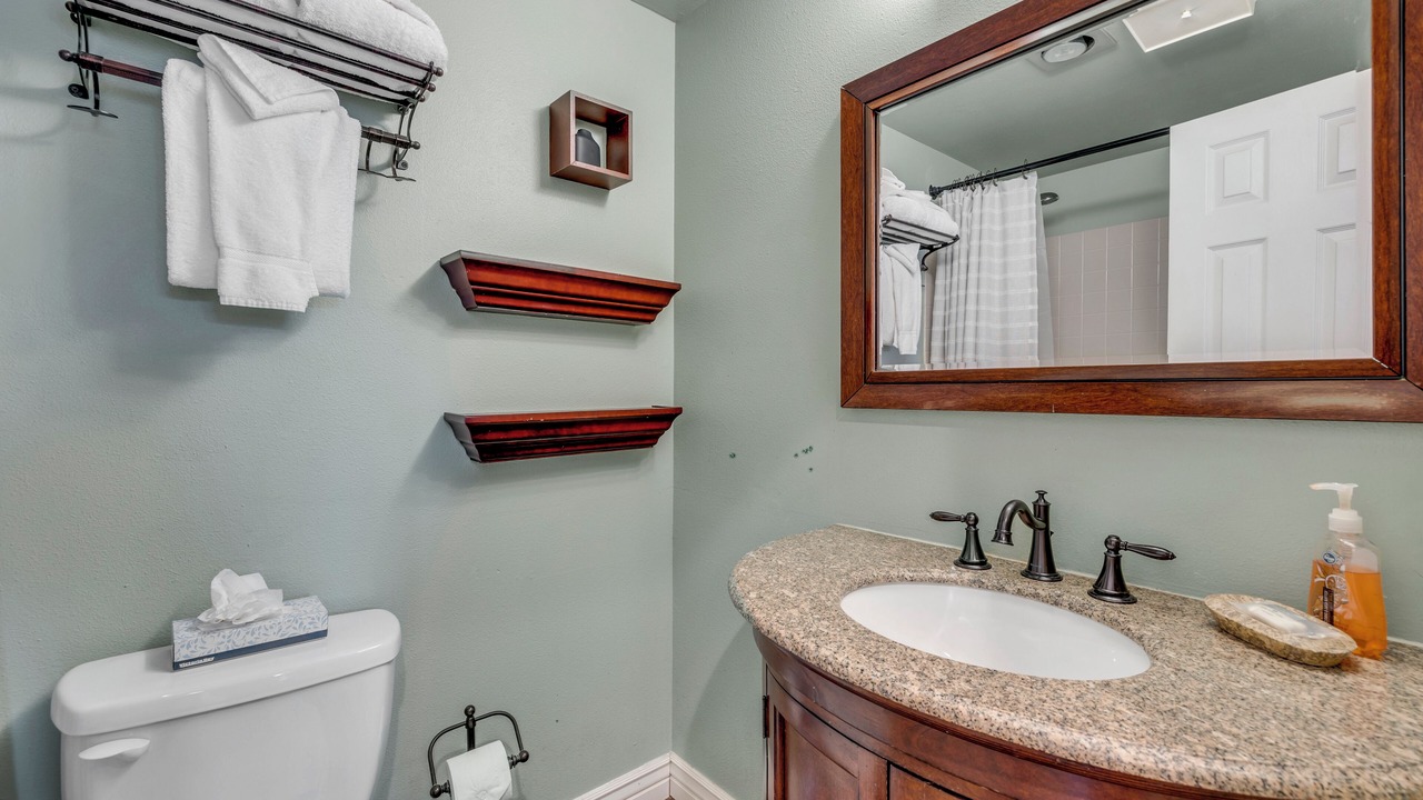 Photo of Bathroom in Four O'Clock