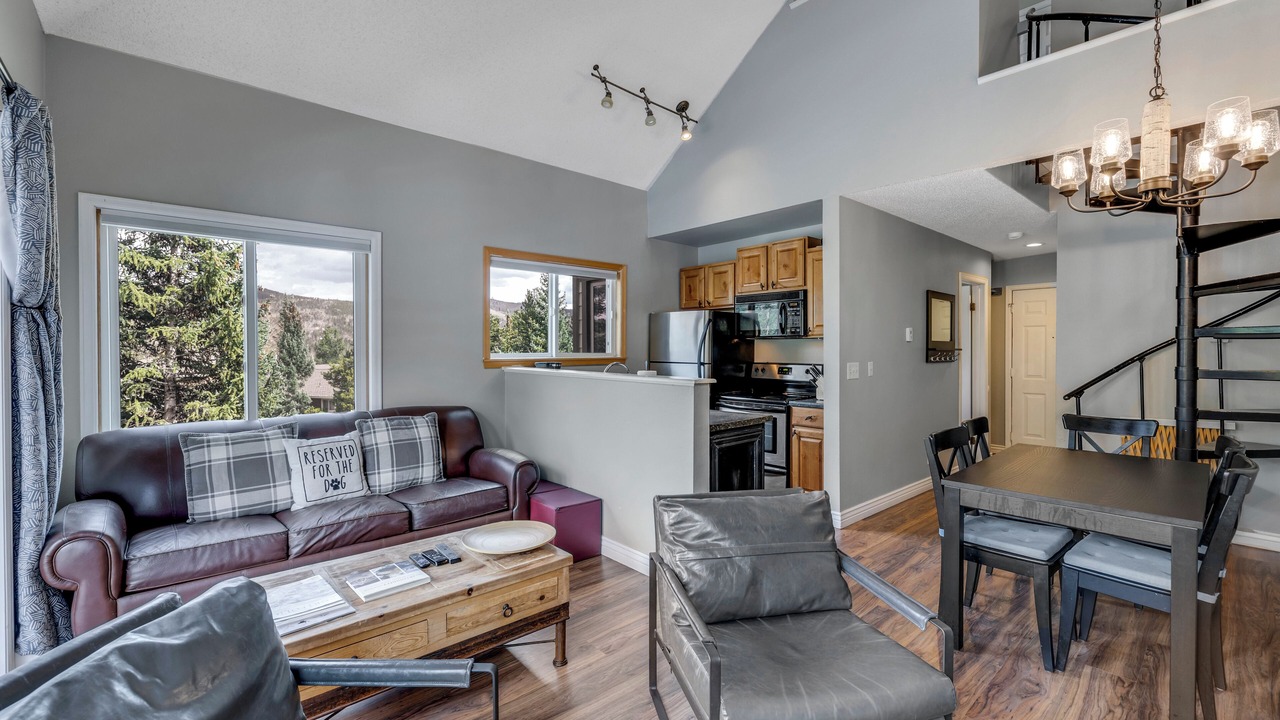 Photo of Livingroom in Four O'Clock