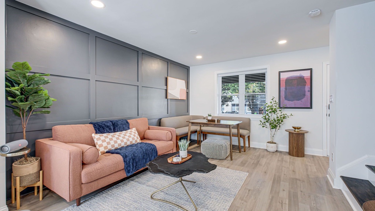 Photo of Livingroom in Potomac West