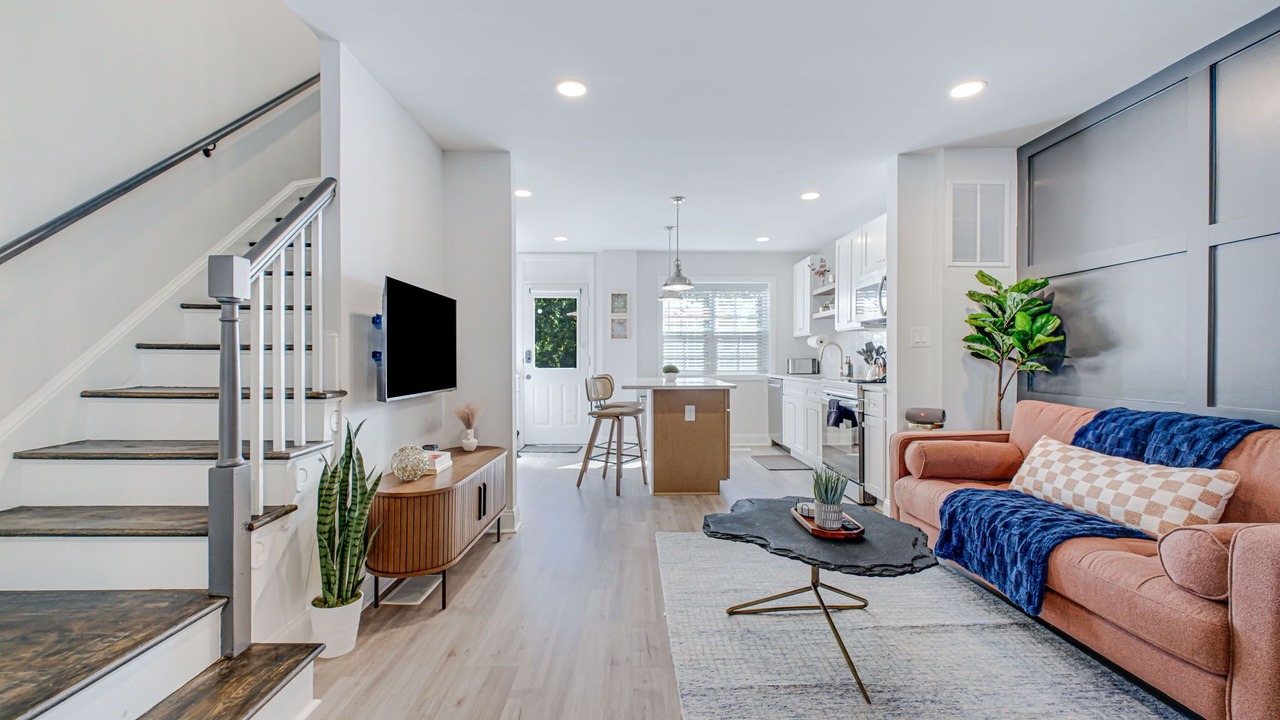 Photo of Livingroom in Potomac West