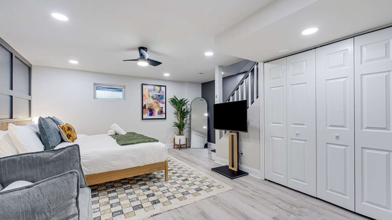 Photo of Bedroom in Potomac West