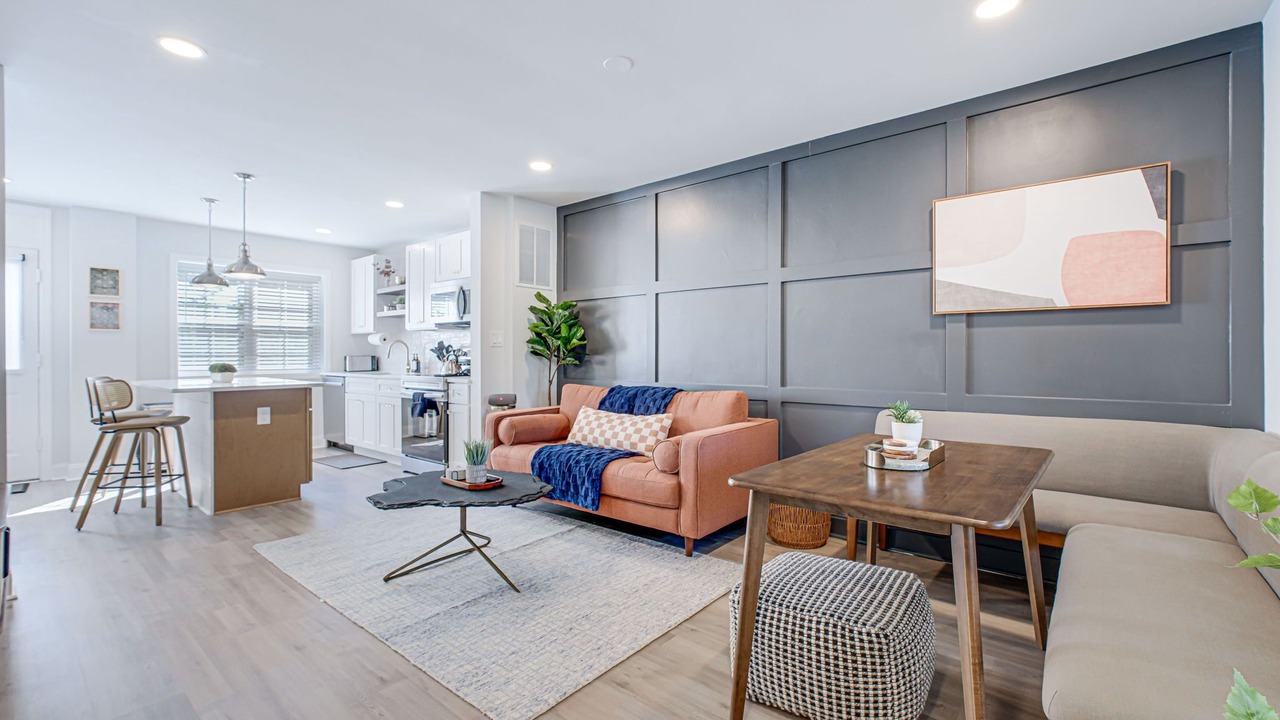 Photo of Livingroom in Potomac West