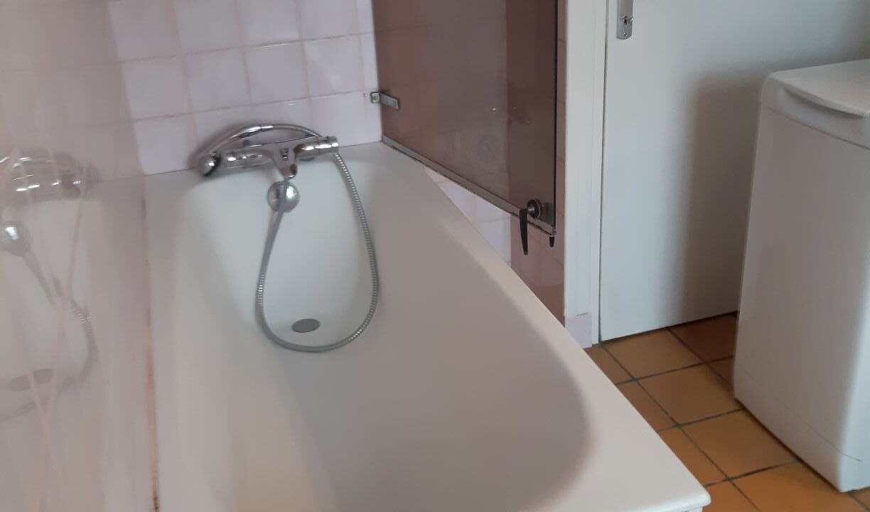 Photo of Bathroom in Escalles