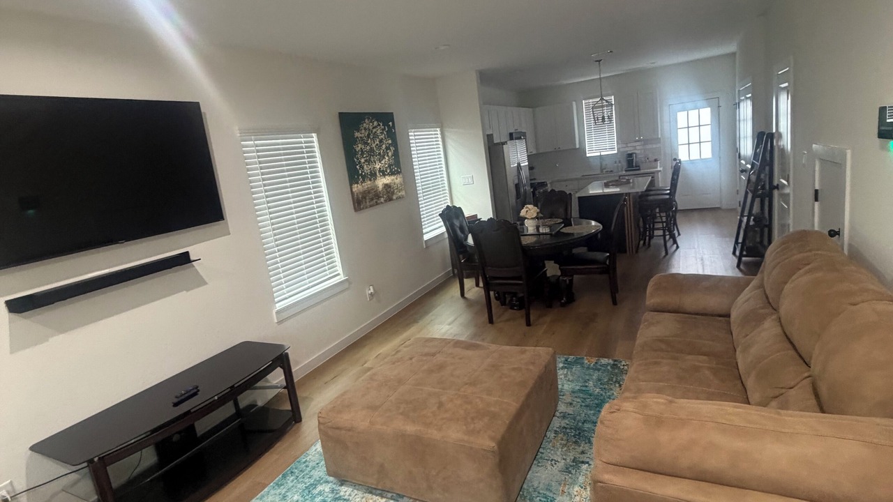 Photo of Livingroom in Northeast Houston