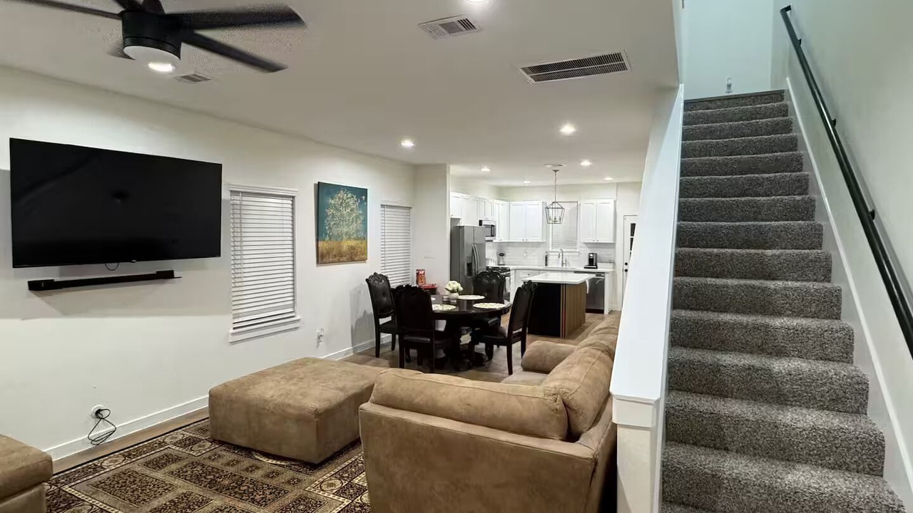 Photo of Livingroom in Northeast Houston