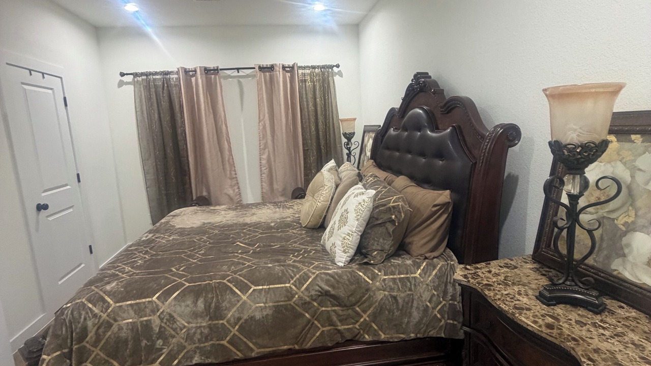 Photo of Bedroom in Northeast Houston