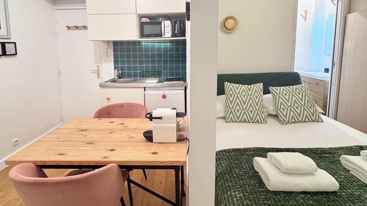 Photo of Bedroom in Quartier de la Goutte-d'Or