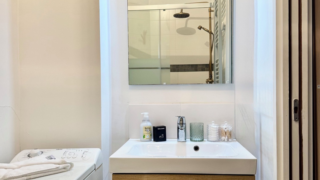 Photo of Bathroom in Quartier de la Goutte-d'Or