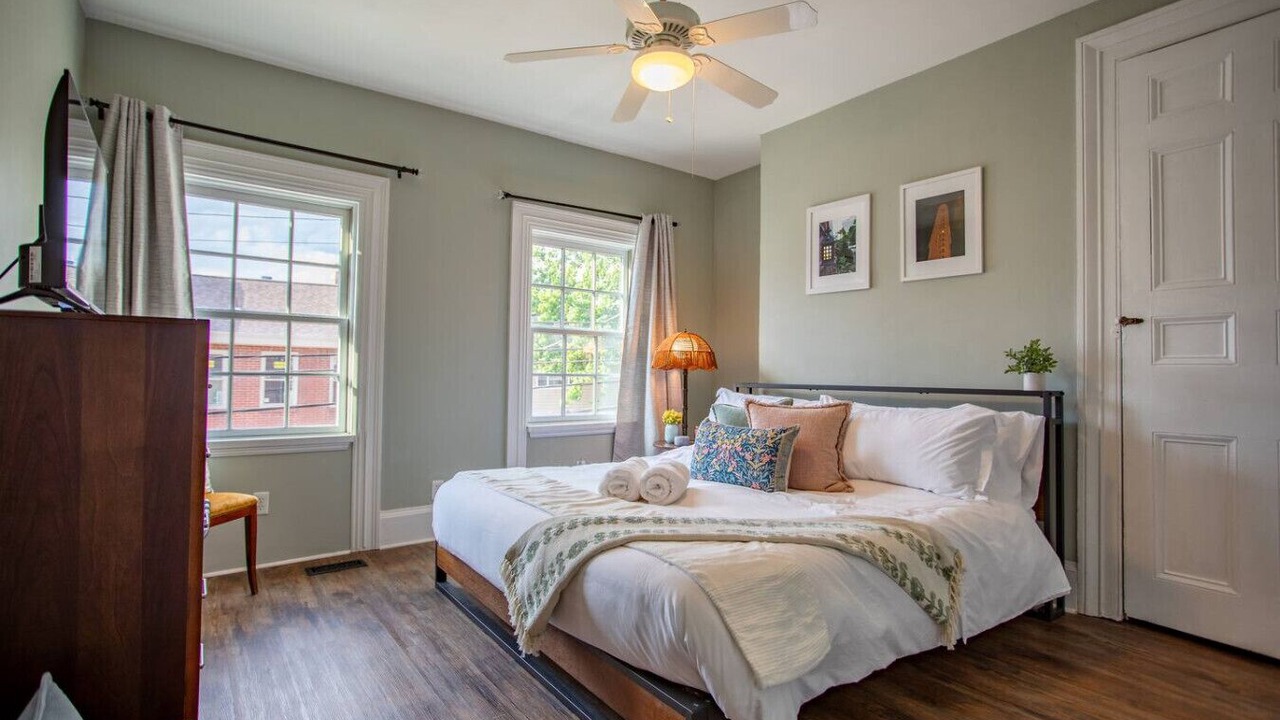 Photo of Bedroom in South Side Flats